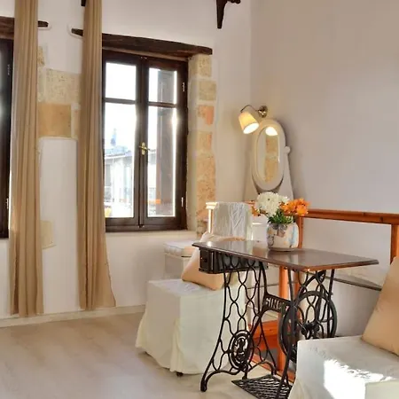 Apartamento Charming Stone Corner House La Canea